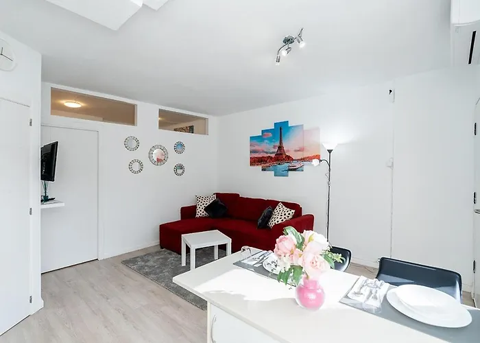 Cabopino Port Modern 2 Bedroom Apartment